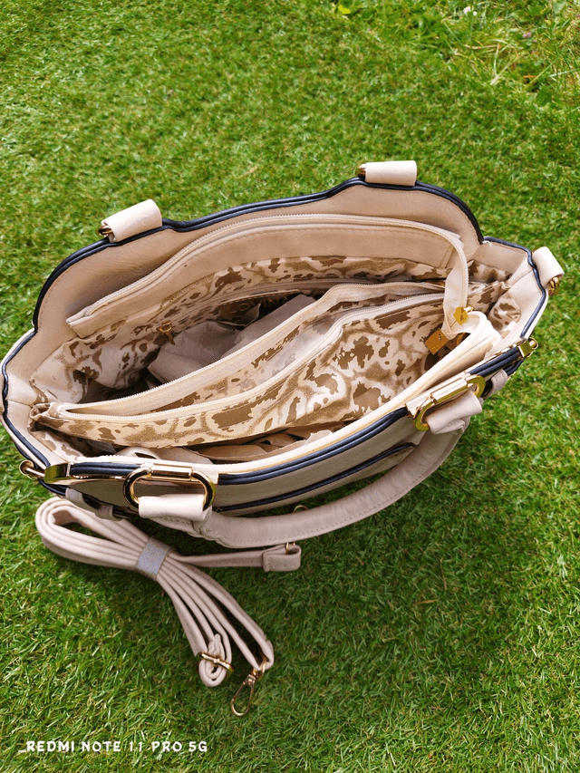 Sac à main crème LOVINA avec détails dorés – Élégance intemporelle